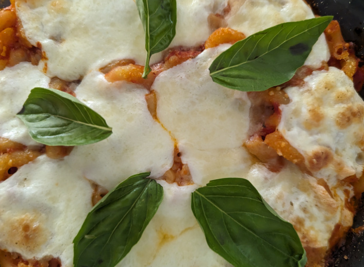 Quick and Easy Fresh Mozzarella and Marinara Pasta Bake Recipe